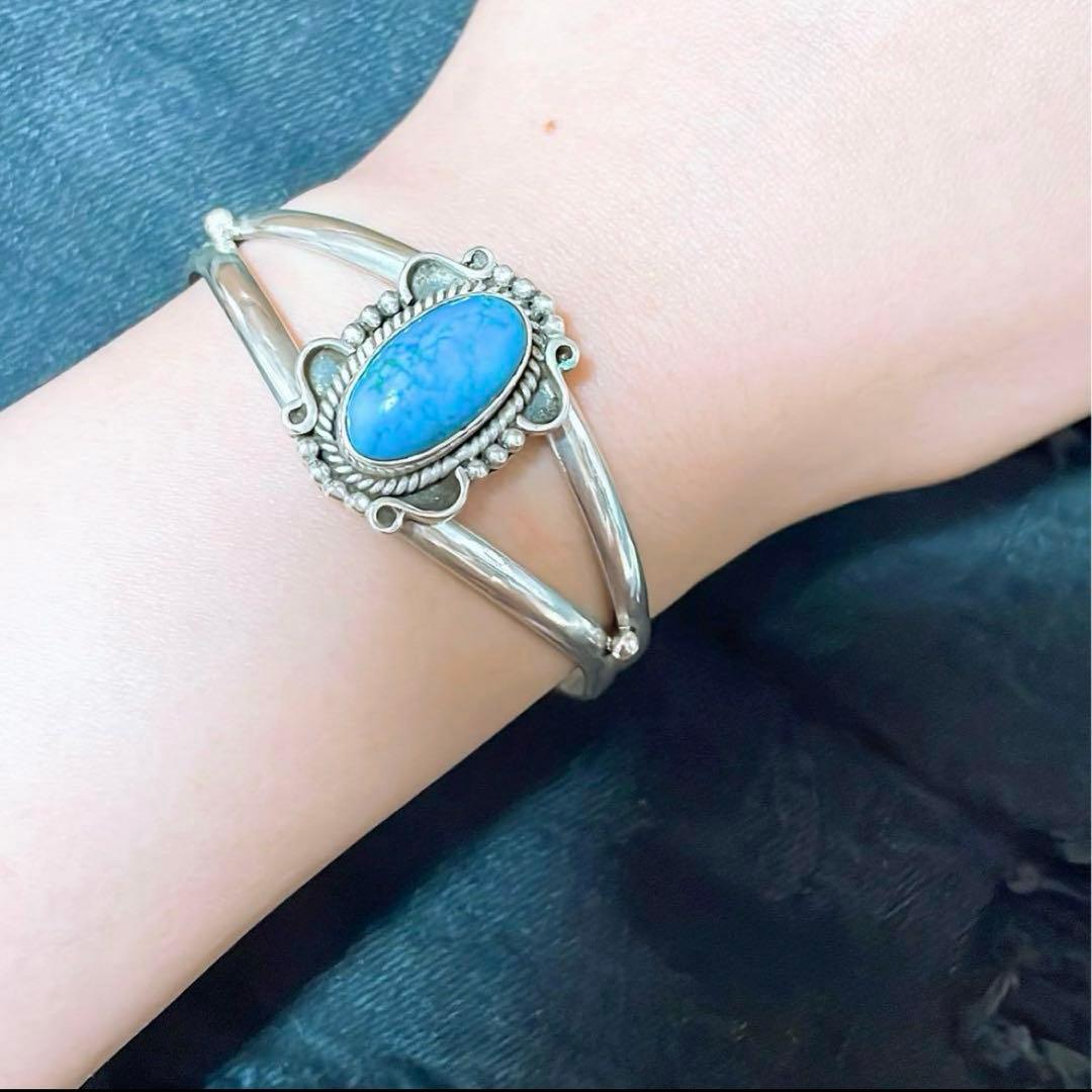 ワ*ベ様 映画 トワイライト ベラのターコイズバングル - メルカリ