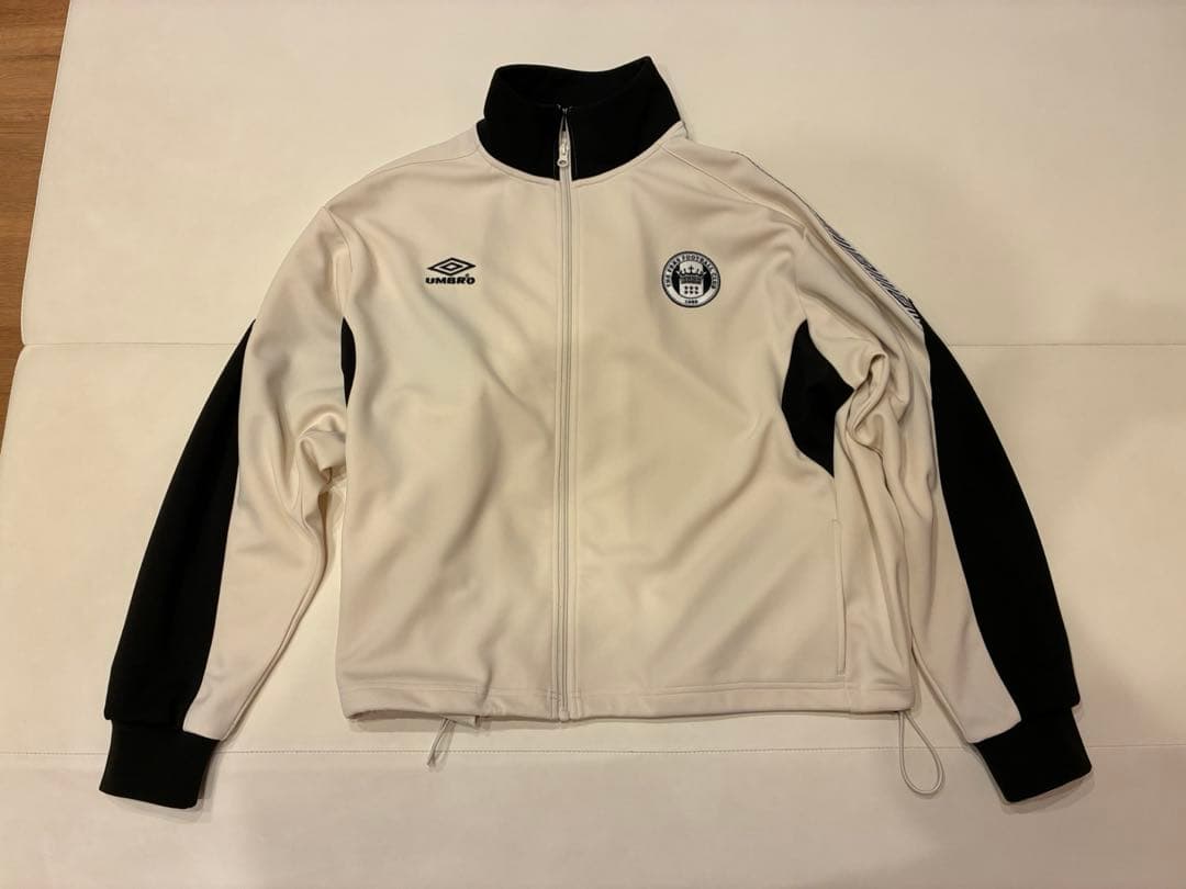 Umbro ジップアップジャケット ホワイト/ブラック 新品 通販