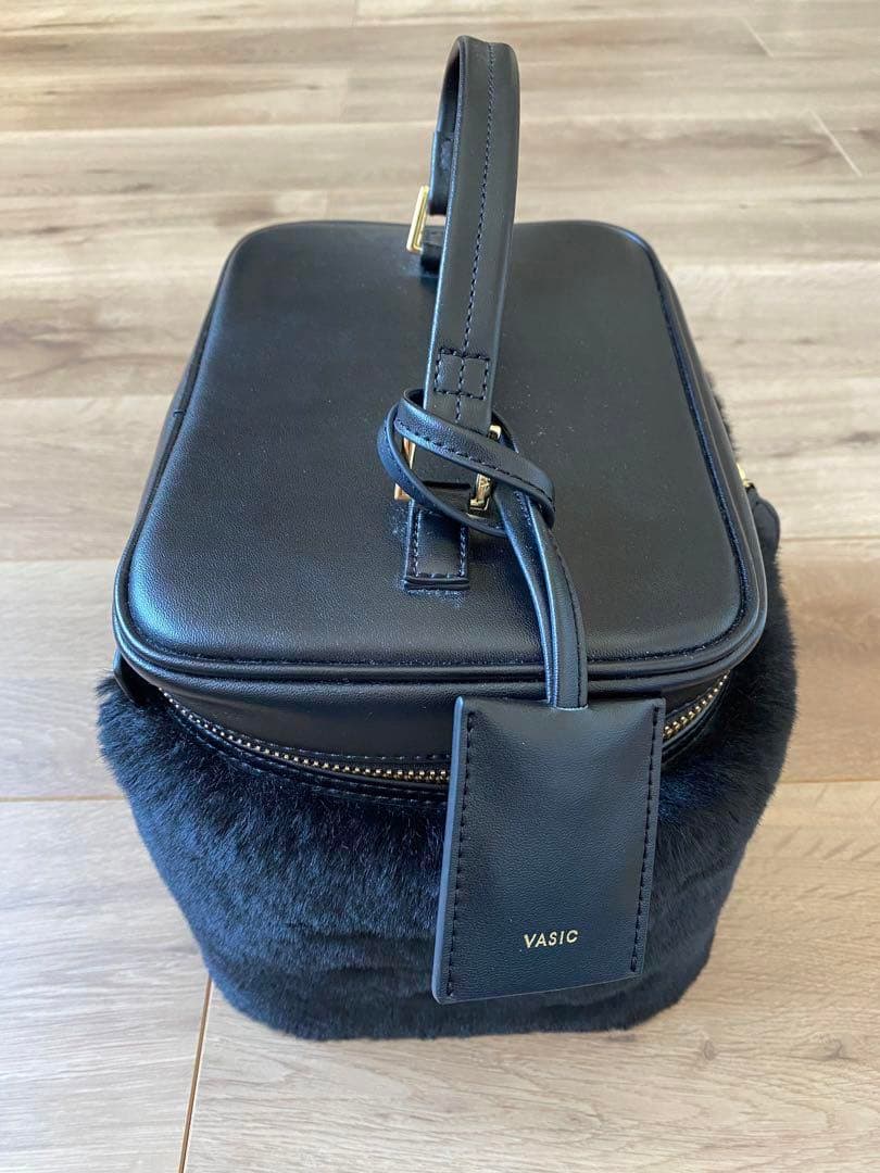 美品！vasic バニティバッグ 伊勢丹 iena アローズ beams