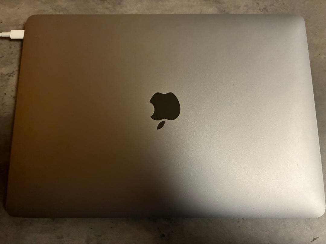 Apple MacBook Air スペースグレー M1 2020 13.3インチMacBook Air [整備済製品] 8コアCPUと8コアGPUを搭載した