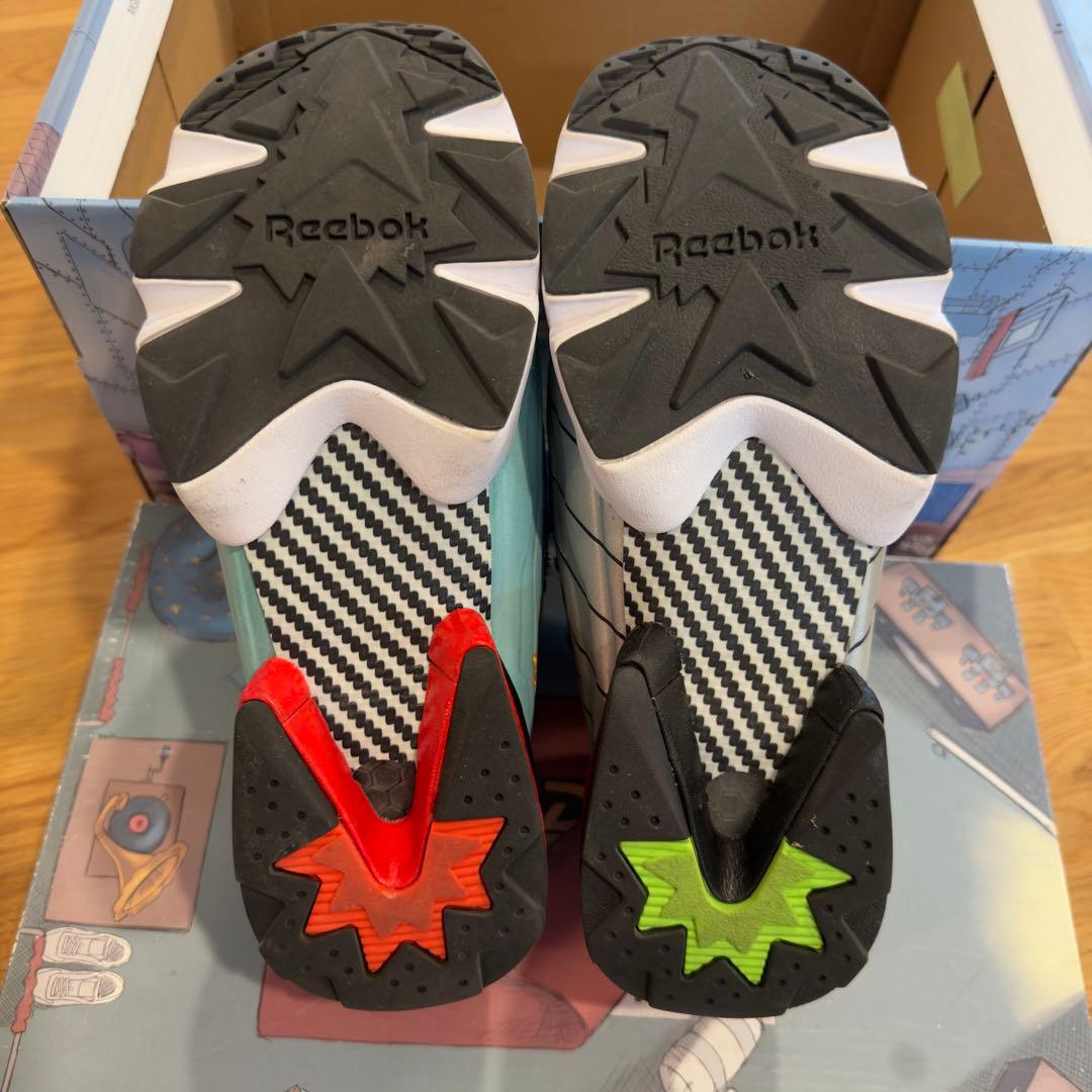 美品Reebok インスタポンプフューリー ミニオンコラボ 23.5cm