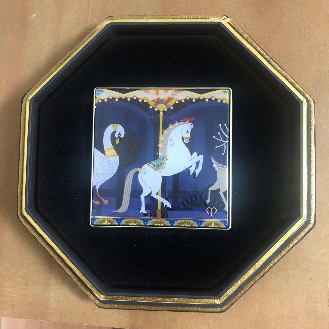 clé de peau BEAUTÉ オクタゴン型ボックス Clé de Peau Beauté 2024 HOLIDAY COLLECTION — SHISEIDO CREATIVE