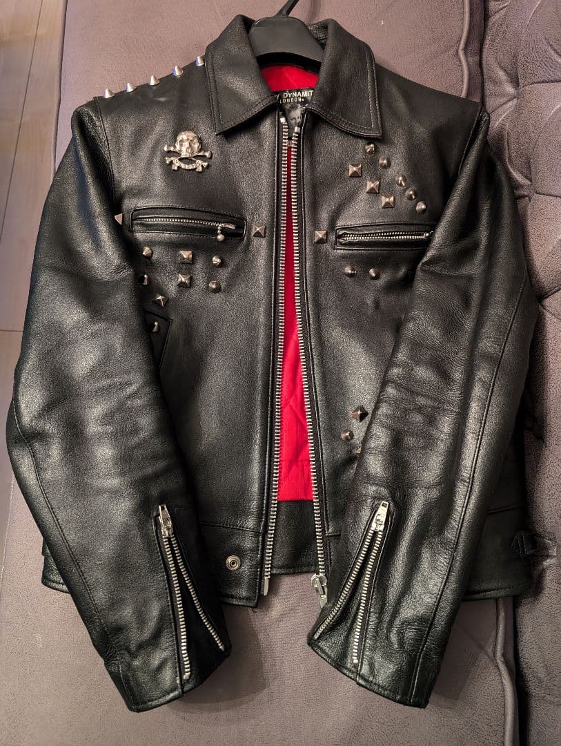 黒 レザー ライダースジャケット スタッズ付き シドジャン 鋲ジャン
