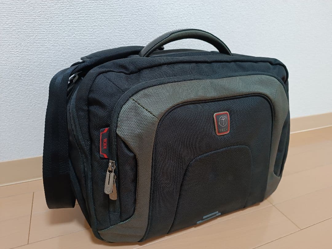 TUMI TECH ビジネスバッグ 美品 トゥミ TUMI 【日本正規品】トゥミ ビジネスバッグ TUMI 3WAY ブリーフ