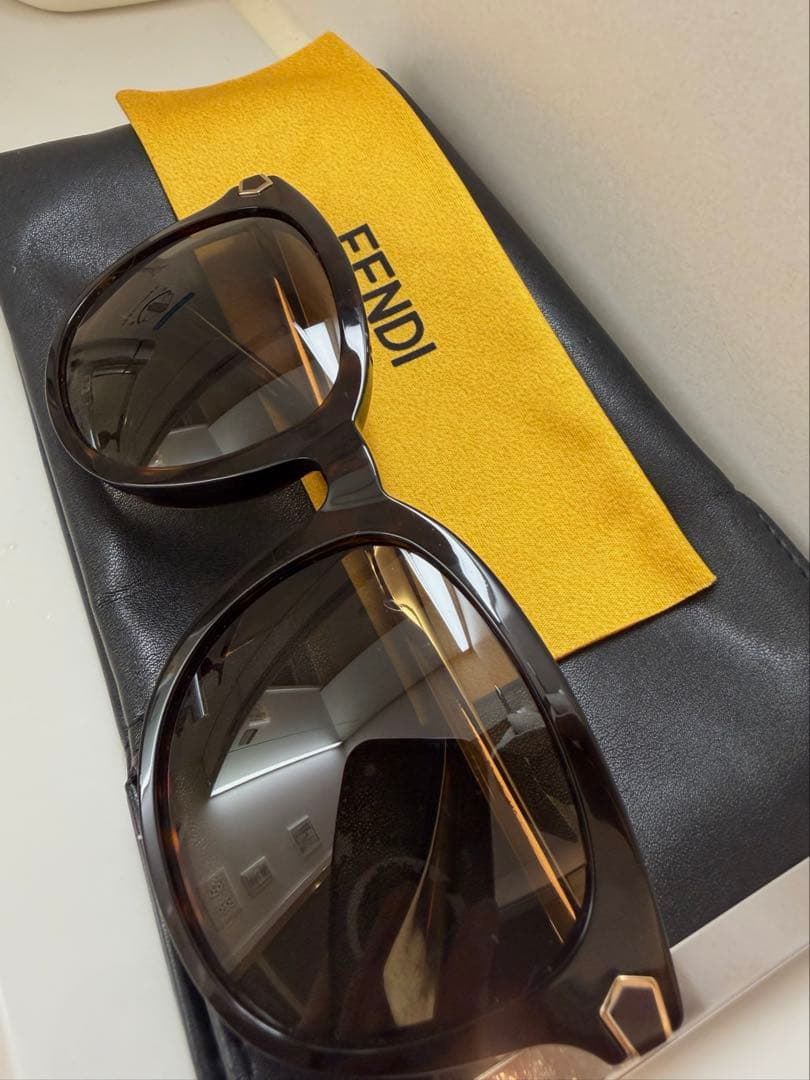 FENDI ブラウン キャットアイ サングラス - メルカリ