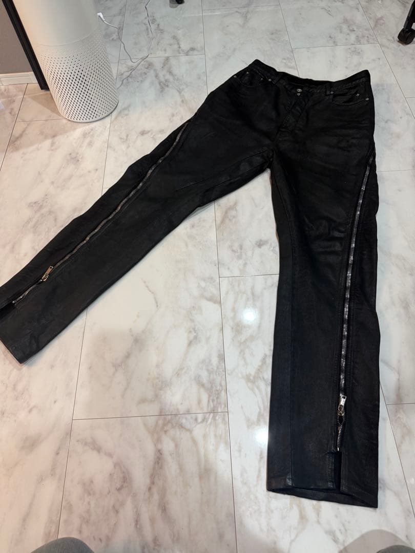 Rick Owens BOLAN BANANA ブラックワックス パンツ Rick Owens Runway Bolan Banana Black Wax Jeans – SS24