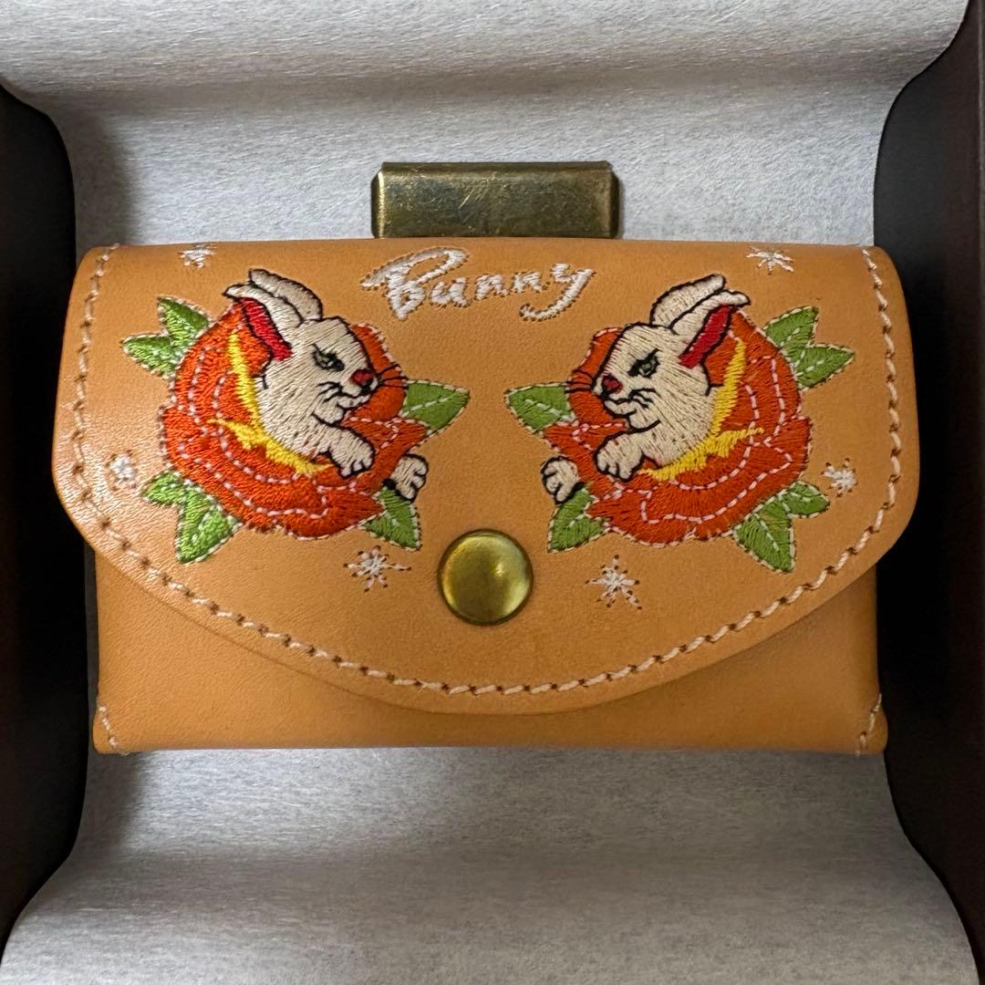 Com-ono BEAMS ケース　刺繍 うさぎ Com-ono BEAMS ケース 刺繍 うさぎ Com-ono BEAMS ケース 刺繍 うさぎ