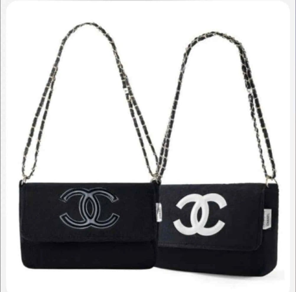 CHANEL ノベルティショルダーバッグ ブラックロゴ入り - メルカリ