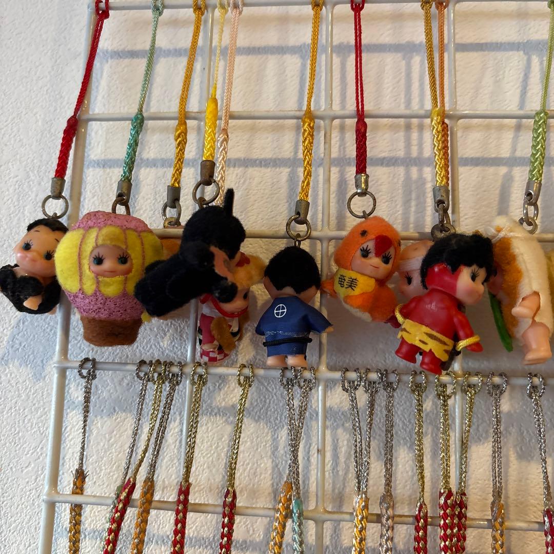 キューピーとキティのストラップ 九州メインのキャラクター ご当地