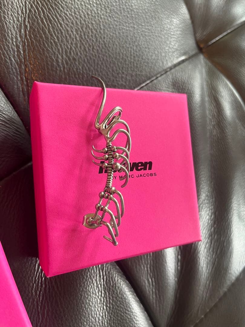 HEVENS BY MARC JACOBS キーガンダッカーピアス - メルカリ