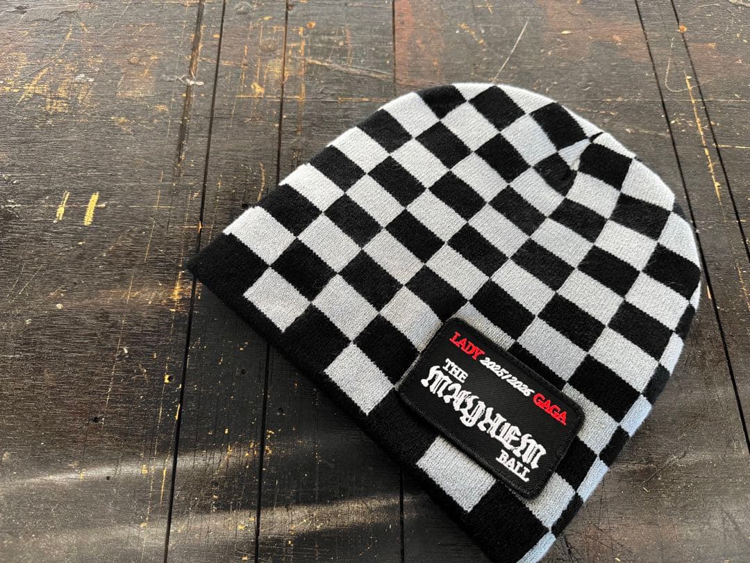 新品)レディーガガ VIPGOLD 最前列 ビーニー〜最安値〜 - メルカリ