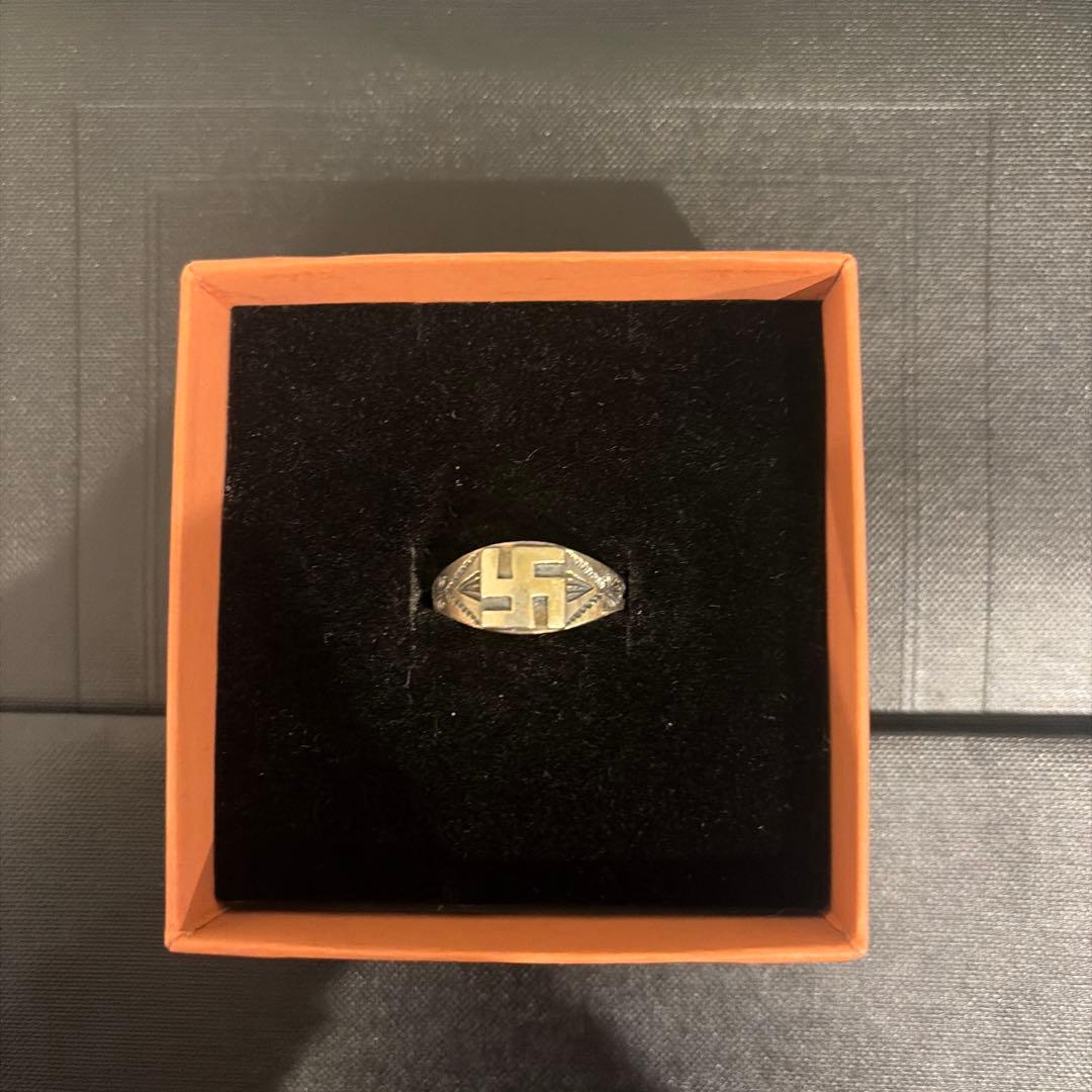 卍　リング　指輪　シルバー925 スワスティカ模様リング　約18号 リング シルバー925 燻し加工 彫り 模様 太め 指輪 メンズ ユニ