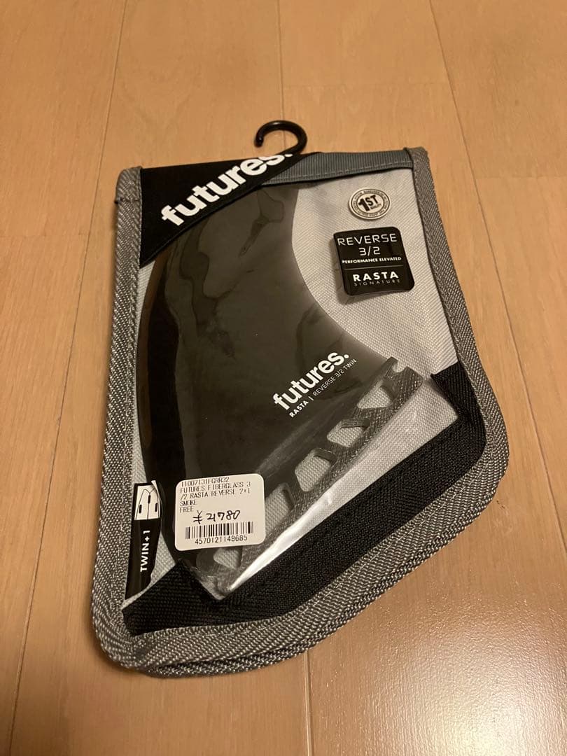 futures REVERSE 3/2 RASTA 新品未使用 follows_su-fin-future-284