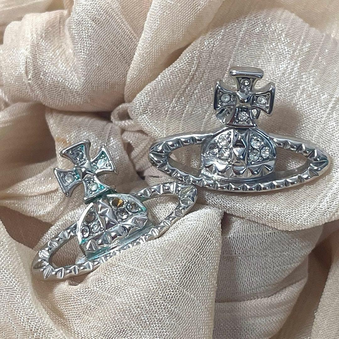 ヴィヴィアン ピアス⚠️キャッチ紛失のため代用品,箱無し - メルカリ