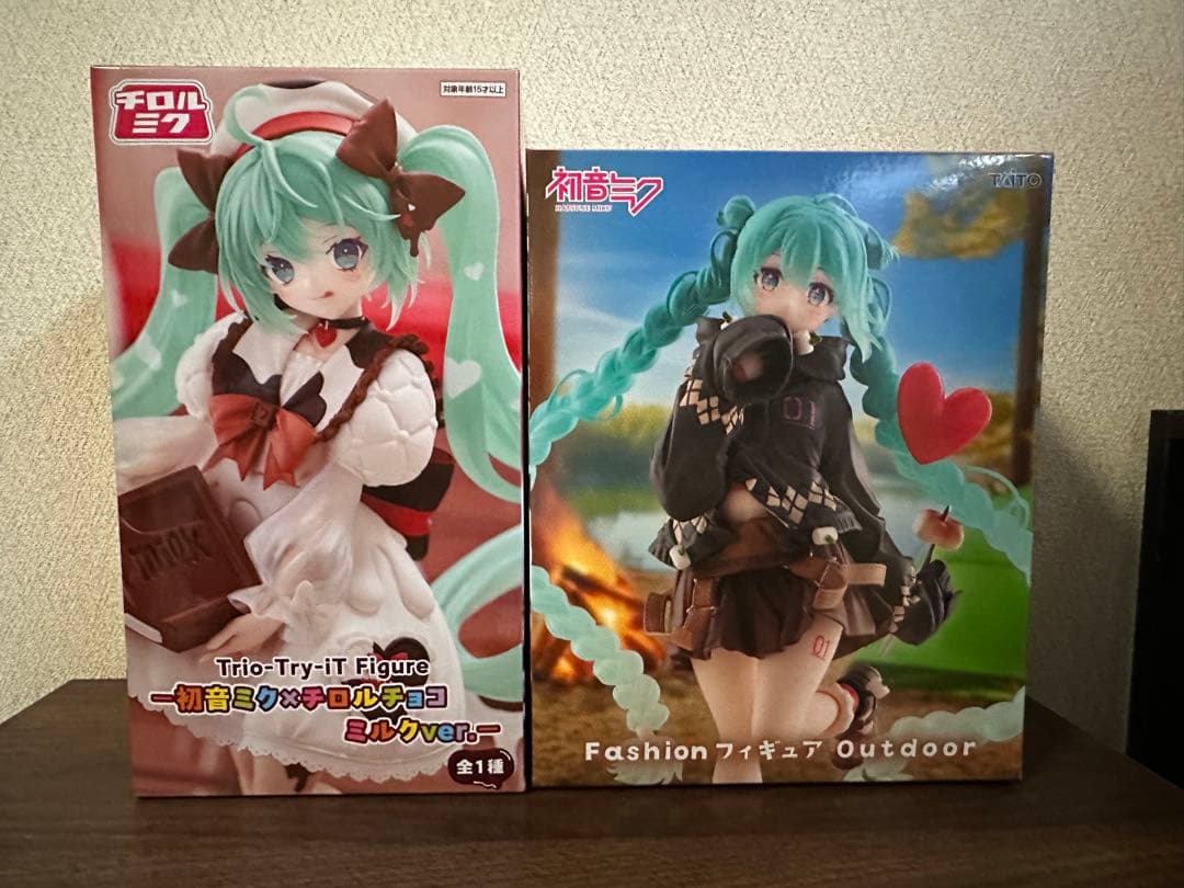 初音ミク Fashion Outdoor 初音ミク×チロルチョコ セット - メルカリ