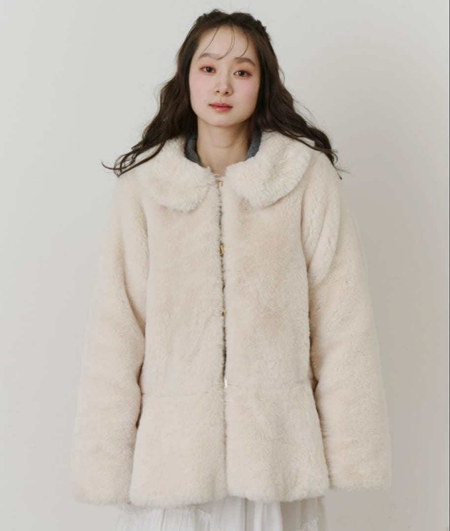 olu. フラッフィーラウンドカラーペプラムファーコート フラッフィーラウンドカラーペプラムファーコート