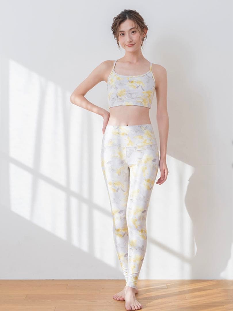 SUKALA】プルオーバー付きブラ＆レギンスセットアップ LAVA - メルカリ