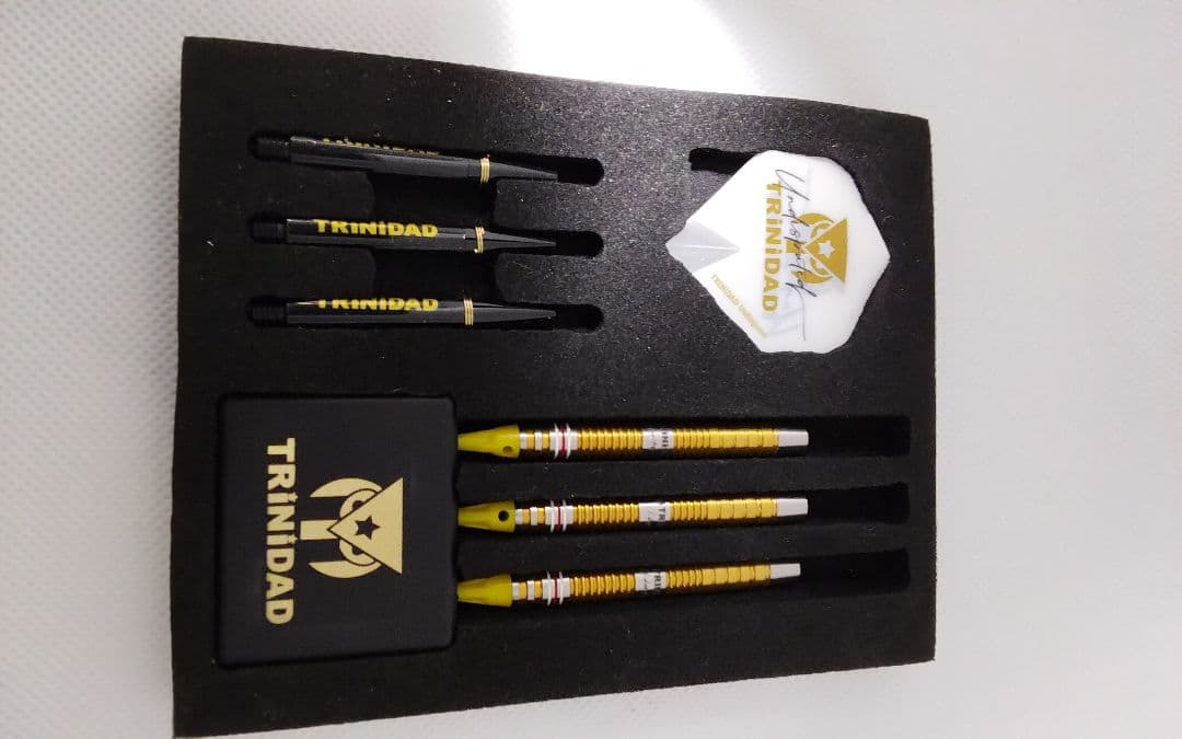 TRiNiDAD GOMEZ 16 evo!極美品!ダーツセット22.6g - メルカリ
