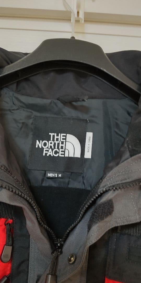 THE NORTH FACE スキーウェア 上M/下L 黒/赤 THE NORTH FACE ノース