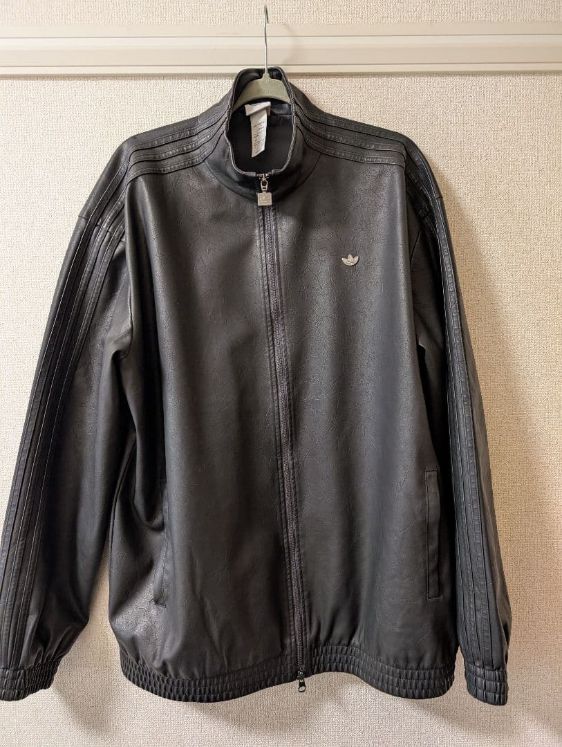 adidas プレザーファイヤーバードオーバーサイズトラックトップ　Lサイズ adidas（アディダス）の「プレザー ファイヤーバード オーバーサイズ