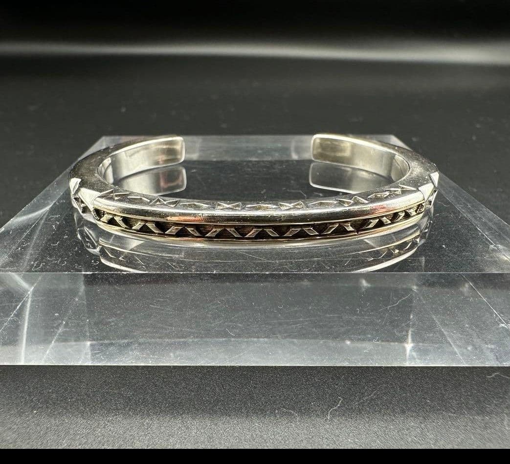 Navajoジェニファーカーティス K14 ヘビーゲージ 3面バングル - メルカリ