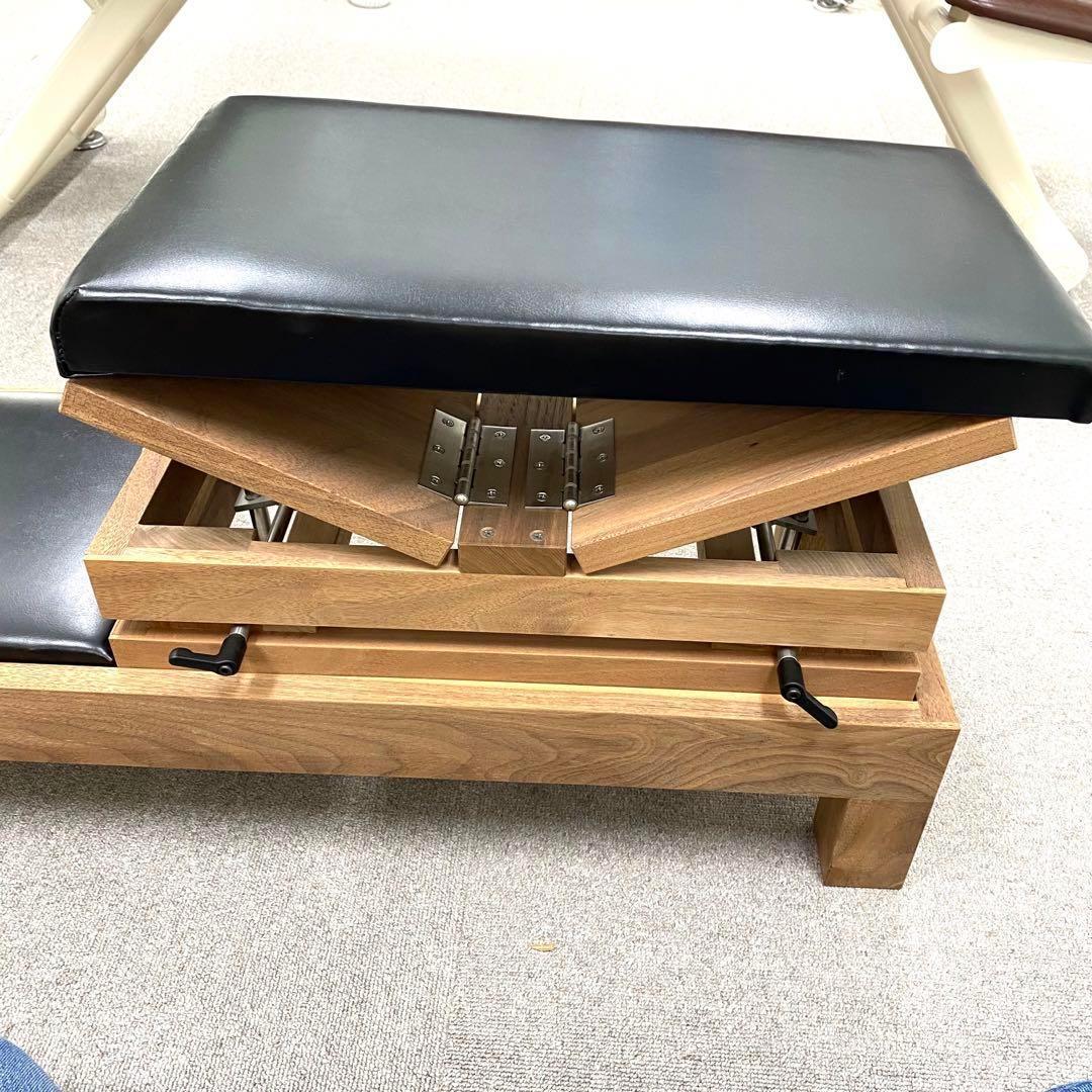 ニーチェストテーブル シャーマン 整体 カイロプラクティック 上部頚椎