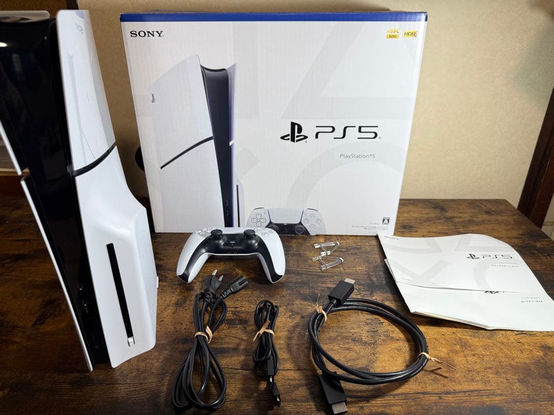 【美品フルセット】新型 PlayStation 5 本体 CFI-2000A01 PlayStation5 CFI-2000A01 ソニーインタラクティブエンタテインメント