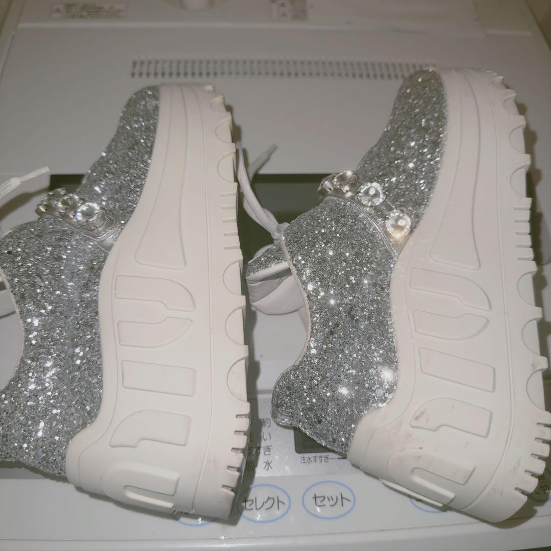 miumiu シルバー グリッター厚底スニーカー - メルカリ