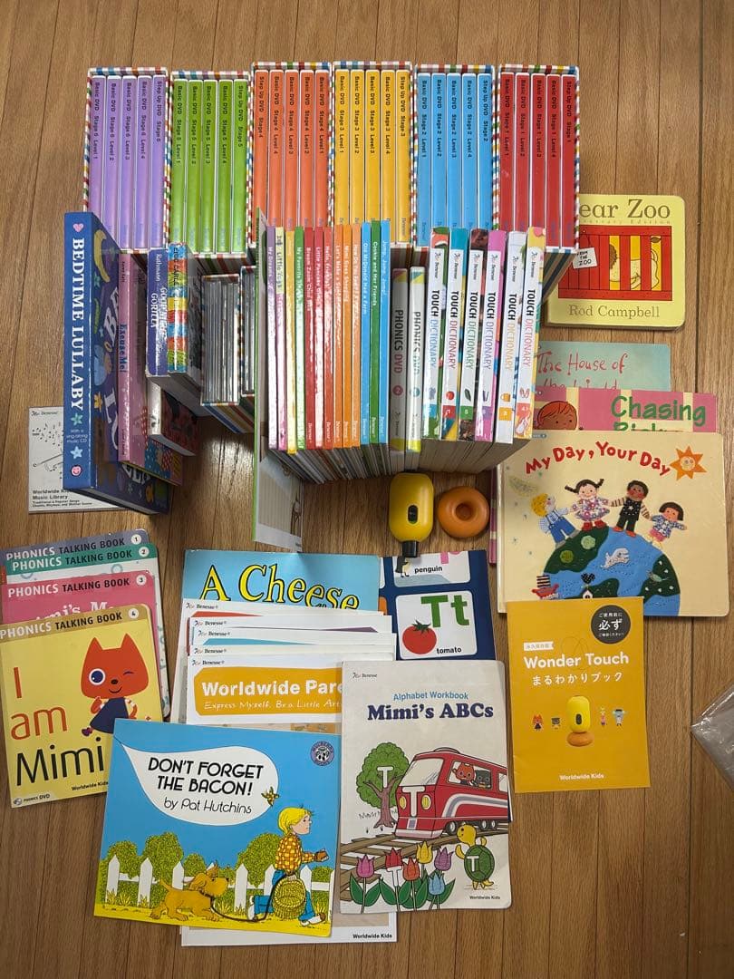 Worldwide kidsセット　DVD.CD.絵本セット ワールドワイドキッズ DVD CD、絵本セット、親用冊子6冊、 おまけ付き