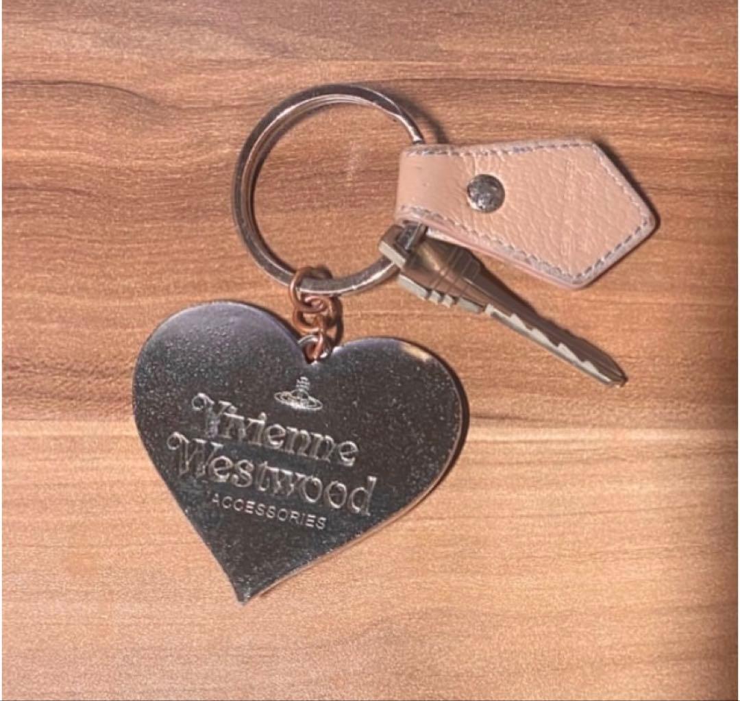 Vivienne Westwood ハート型キーホルダー - メルカリ