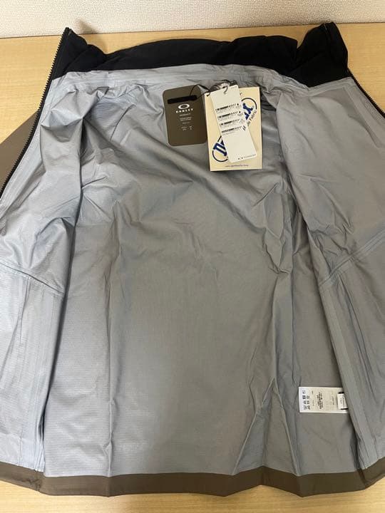 オークリー Rs Shell Invincible Offset Jacket - メルカリ