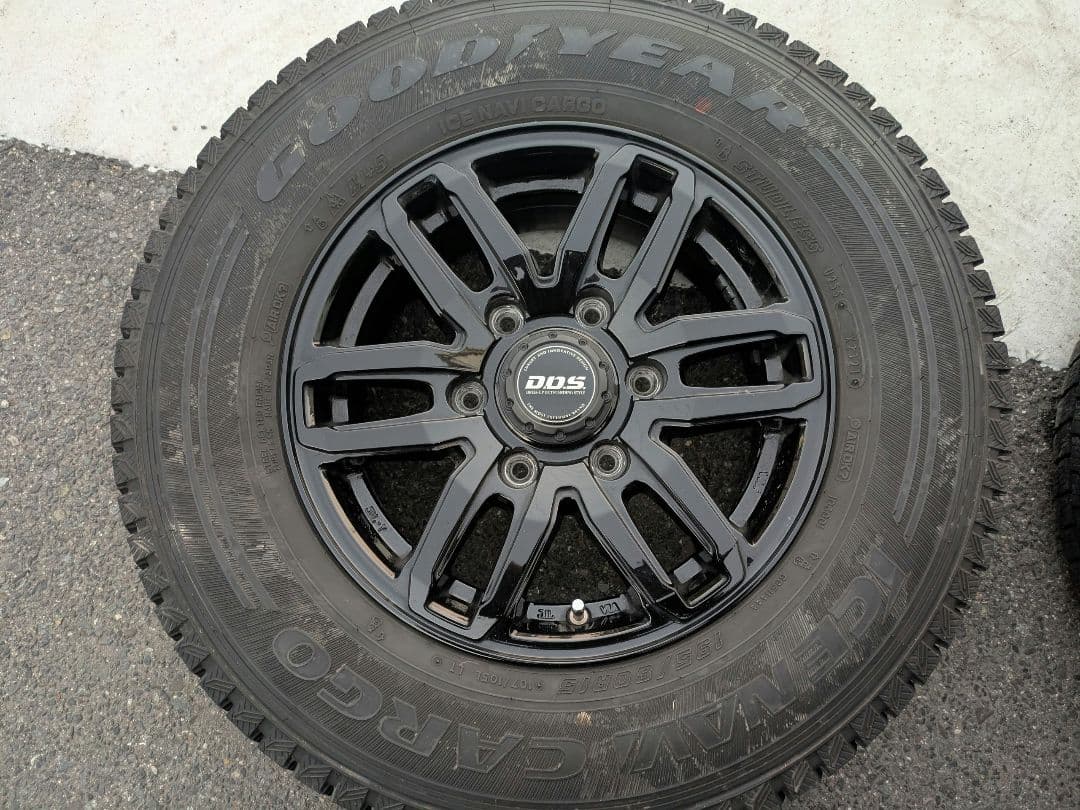 正月特価!!ハイエース使用 DOS 15インチホイールスタッドレスタイヤ①