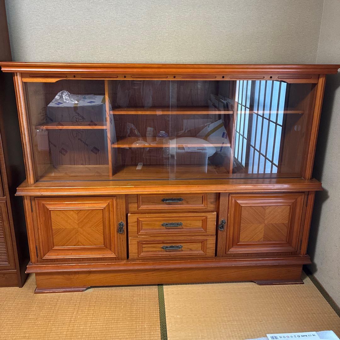 昭和レトロクラシック木製キャビネット ガラス扉付き - メルカリ