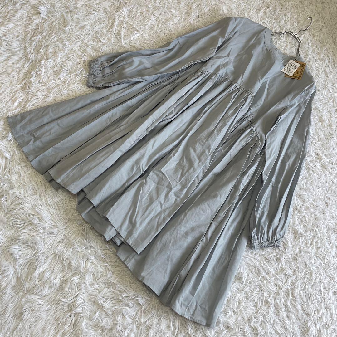 新品タグ付き BEARDSLEY ギャザーチュニックワンピース グレー - メルカリ