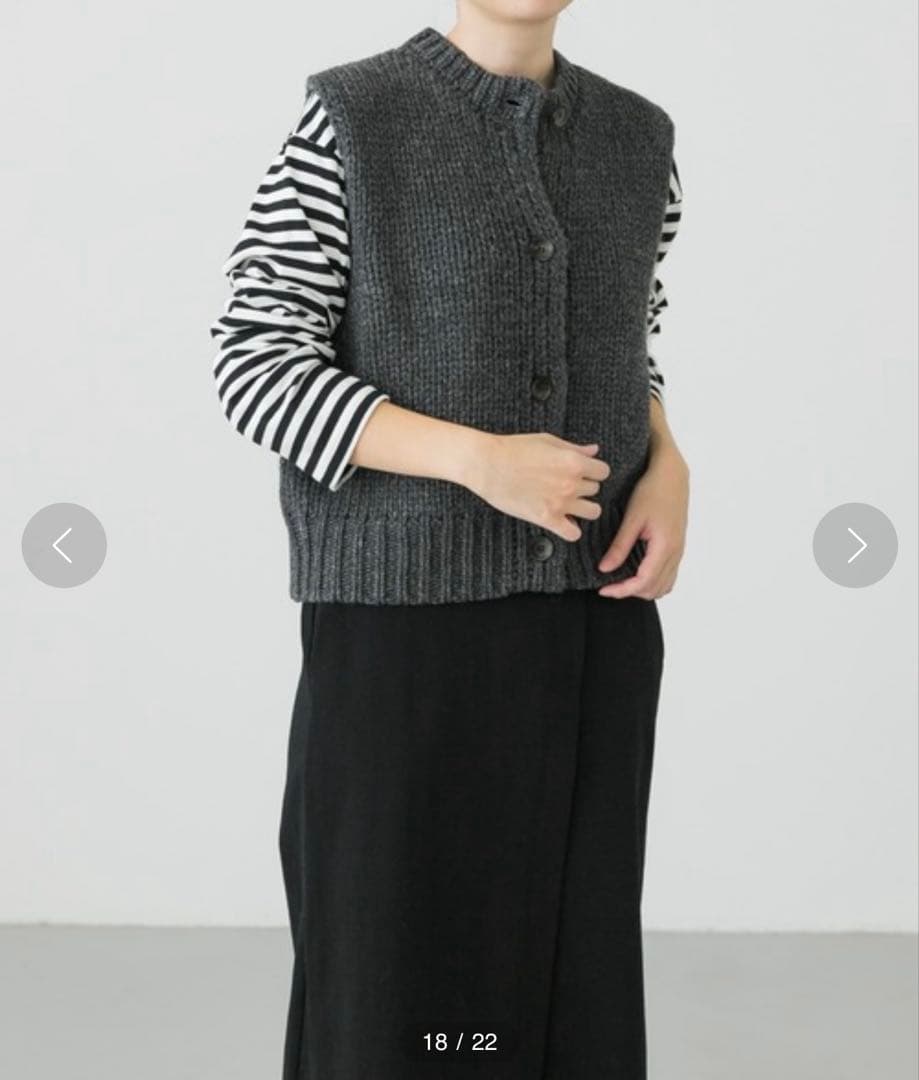 かぐれ ラムウールボタンニットベスト チャコールグレー 極美品 - メルカリ