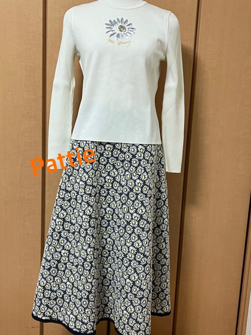 エムズグレイシー未使用お花ポイントニット40 - メルカリ