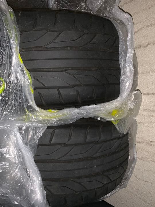 中古タイヤになります。 NITTO 225/40r18 2本 残溝は約5ミリ程度