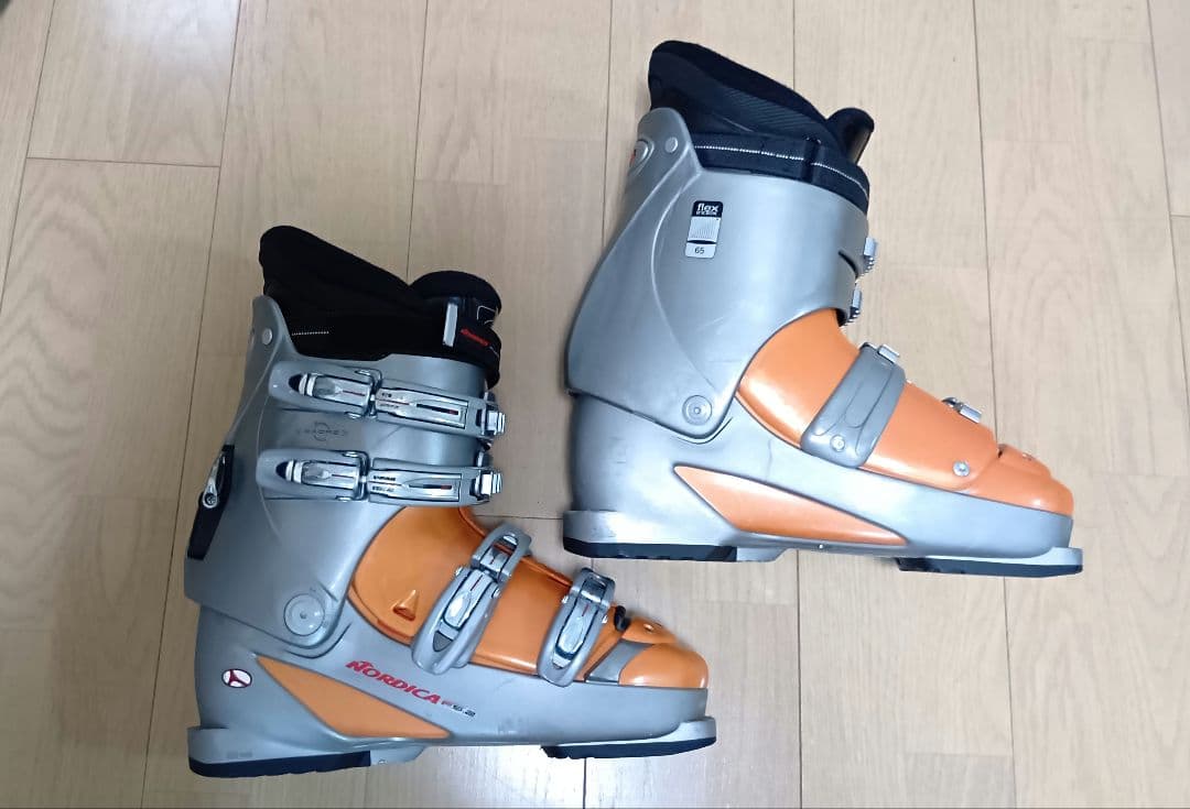 28.0〜28.5cm　メンズ　スキー用ブーツ　収納バッグつき　NORDICA