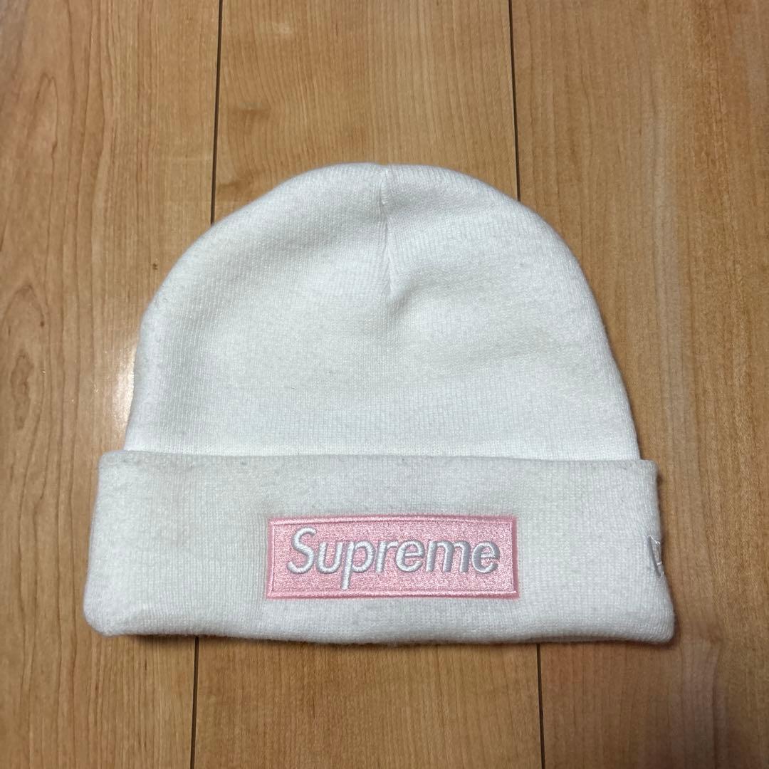 Supreme ホワイト ニット帽 - メルカリ
