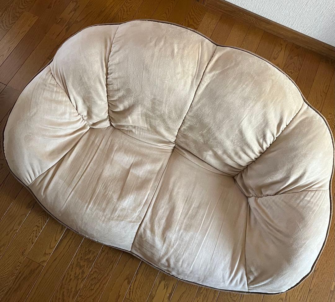 ベージュ ラウンド(シェル)型 2人掛けソファ 楽天市場】アンティークカウチシェルソファー二人掛け 【ウイング