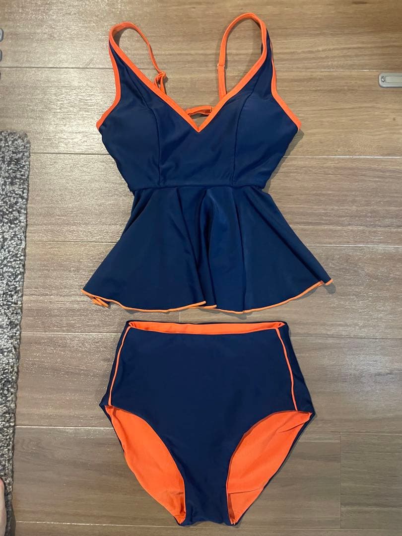 PAMEOPOSE パメオポーズネイビーオレンジ ペプラム水着 2ピース