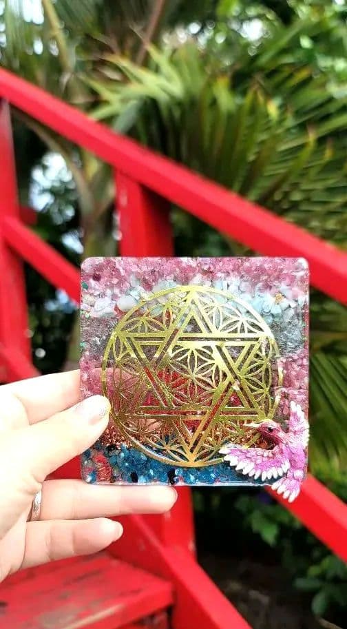 ハミングバード理想郷の鼓動オルゴナイトプレート ハミングバード 20cm プレート|WEDGWOOD公式オンラインストア