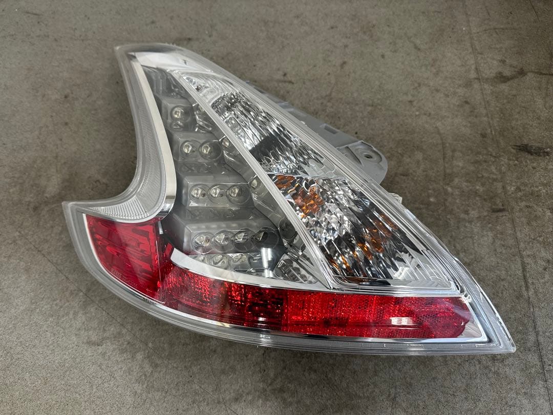 Z34 純正オプション　クリアテールレンズ　テールライト 新品 ニッサン フェアレディZ Z34 純正 テールライト LEDクリアレンズ