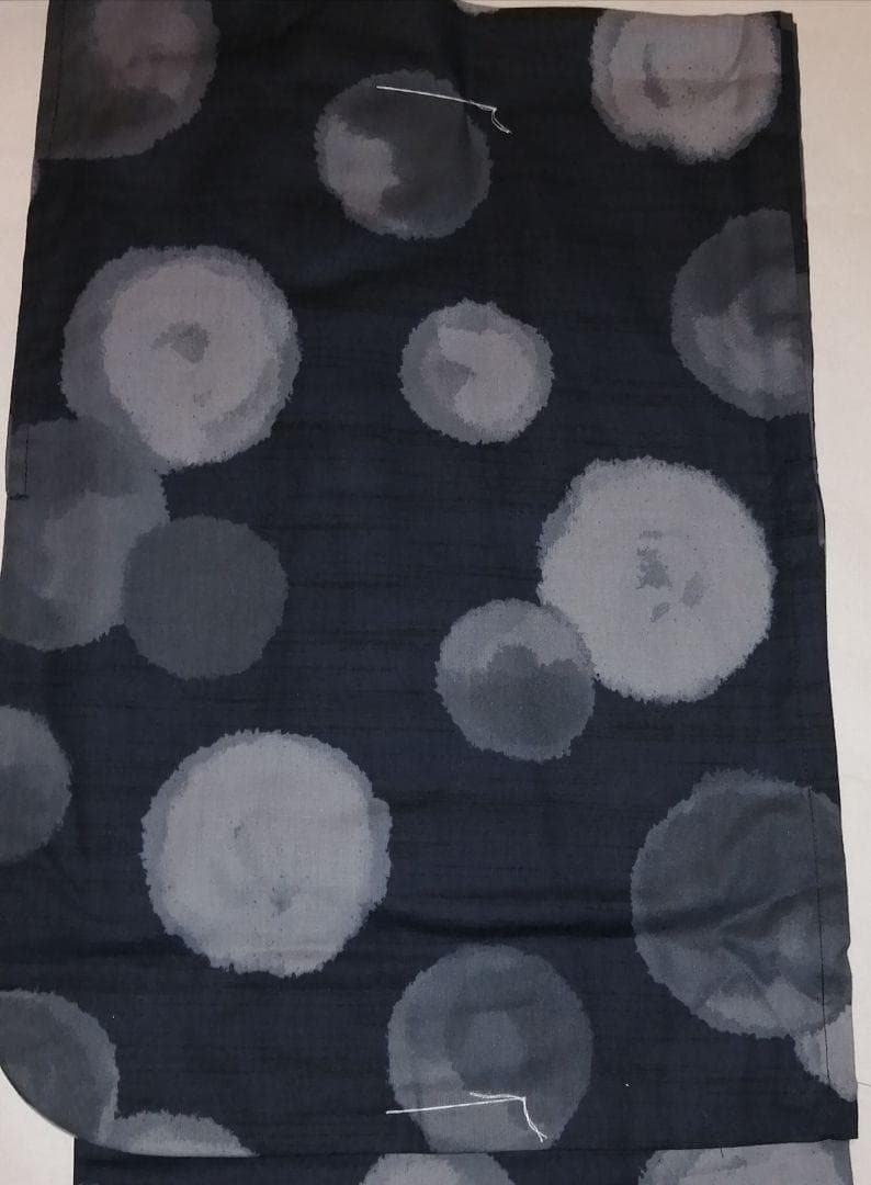 ☆新品.未使用品☆墨黒に大きな灰色ドット柄☆水玉・大人の浴衣