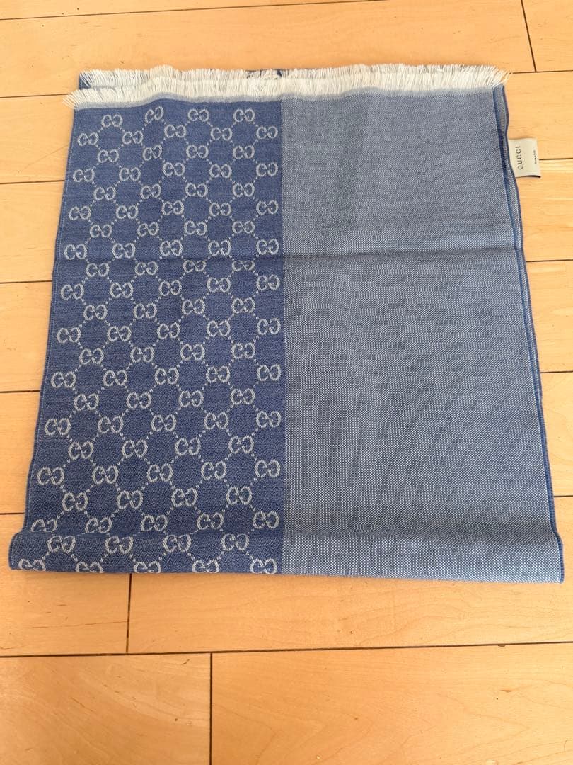 GUCCI GGロゴマフラー ブルー GG alpaca wool blend scarf in blue and light blue | GUCCI® US