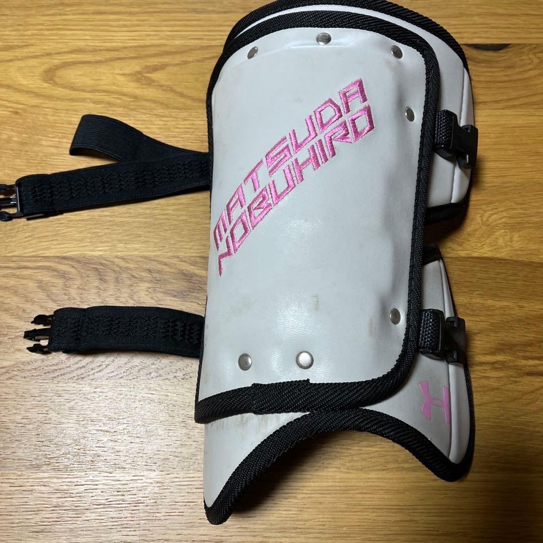 松田宣浩 エルボーガード、フットガード、手袋セット