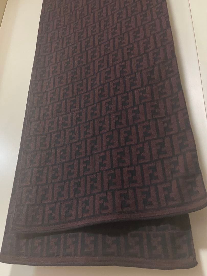 FENDI マフラー ブラックxブラウン ズッカ柄 イタリア製 50 中古・古着通販】FENDI (フェンディ) ズッカ柄ウールマフラー ブラック