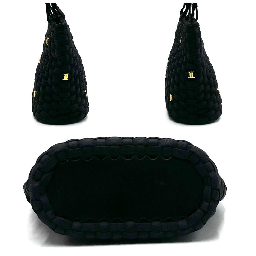 極美品○ フェラガモ ハンドバッグ 編み込み ヴァラリボン 金具