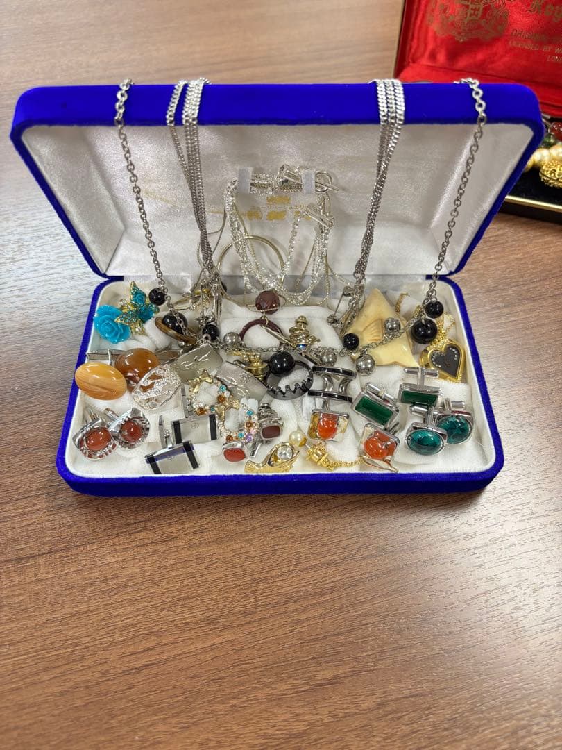 遺品整理 アクセサリー まとめ - メルカリ