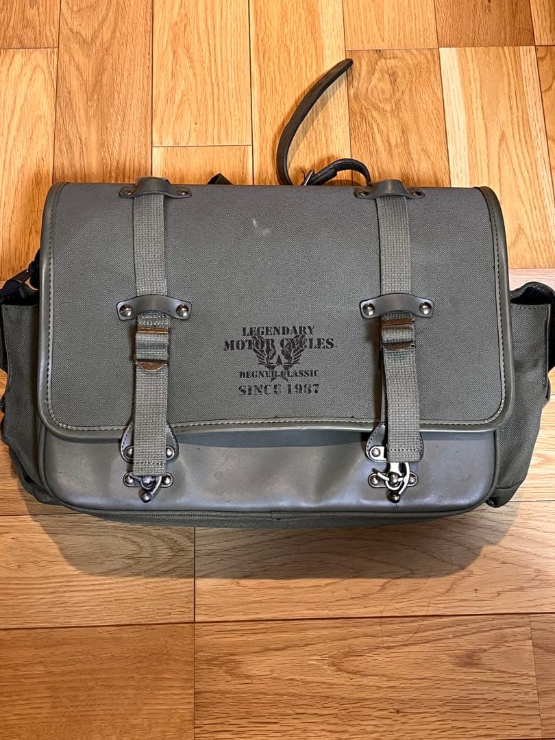 デグナー サイドバッグ ミリタリー ミリタリー感がたまらない！デグナーから容量17ℓで機能も充実の